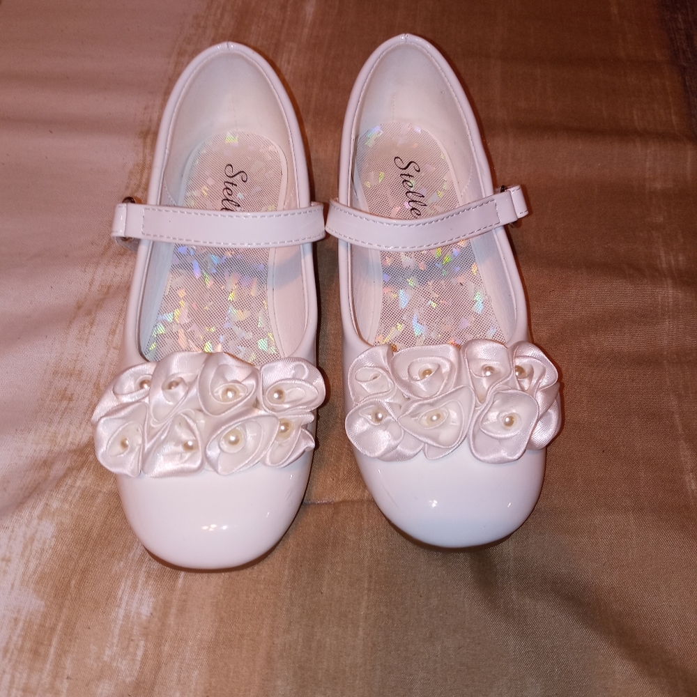 Girl's shoes